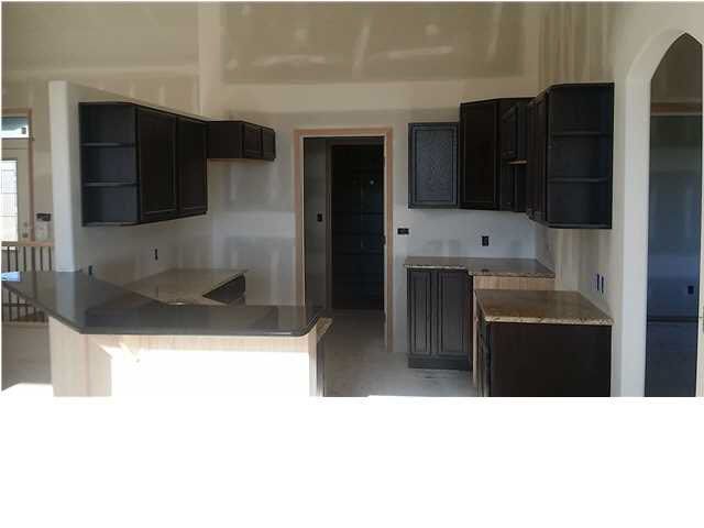8165 E Old Mill Ct, Wichita, KS 67226