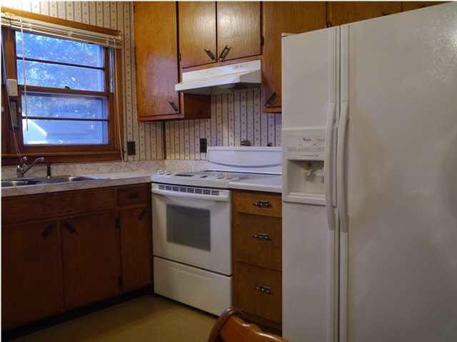 1114 E 31st St S, Wichita, KS 67216