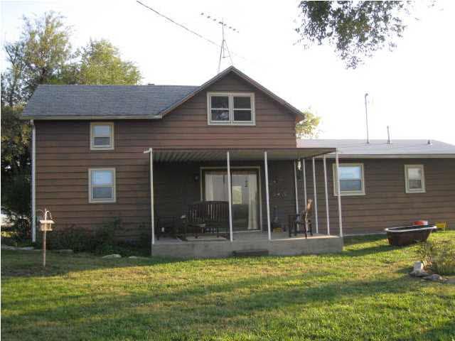 579 Old Mill Rd, Peabody, KS 66866