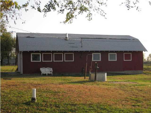 579 Old Mill Rd, Peabody, KS 66866