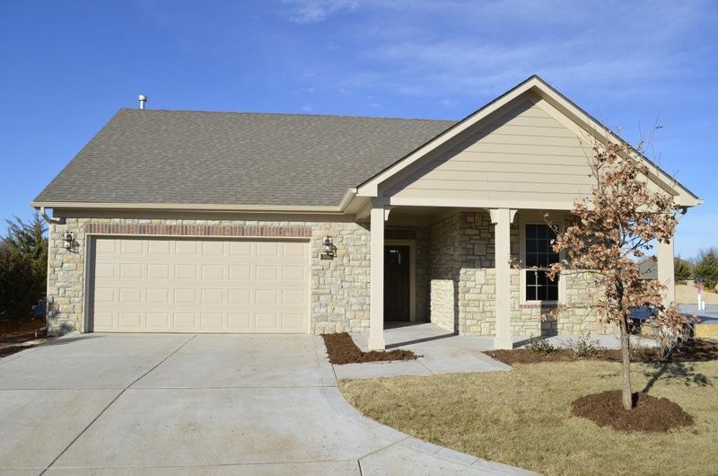 9735 Village Pl, Maize, KS 67101