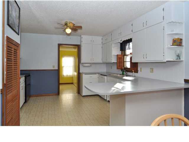 405 E 11th St, Newton, KS 67114