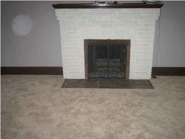 1027 S Ellis St, Wichita, KS 67211