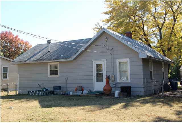 514 E Vine St, Mulvane, KS 67110-1853