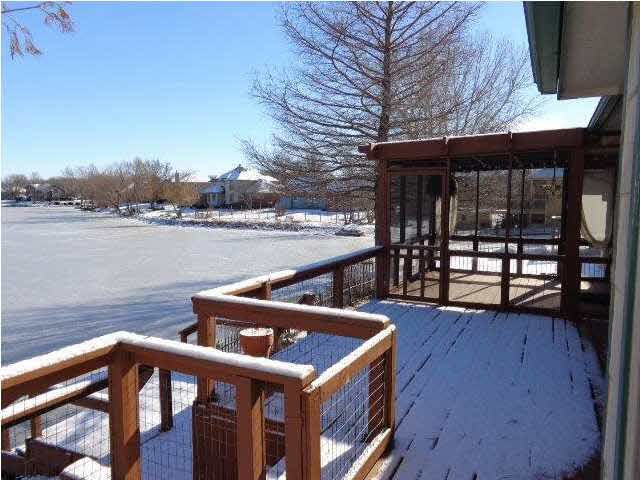 200 S Springwood Dr, Derby, KS 67037
