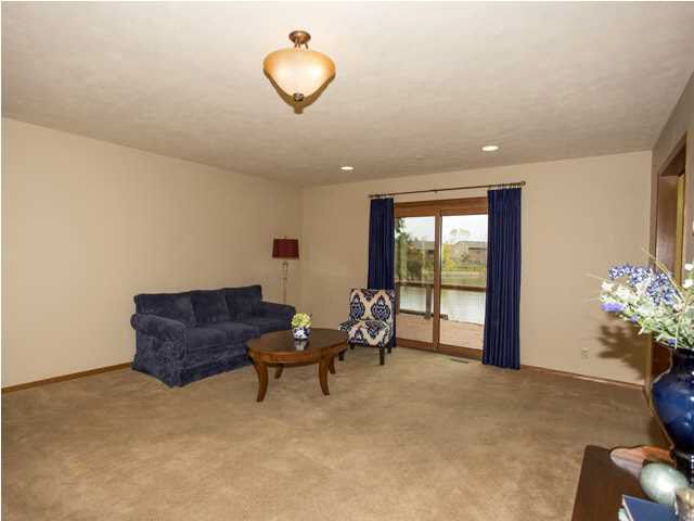 200 S Springwood Dr, Derby, KS 67037