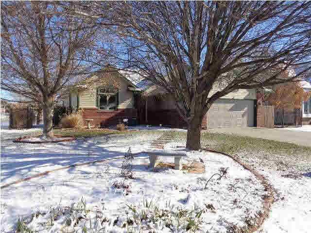 200 S Springwood Dr, Derby, KS 67037