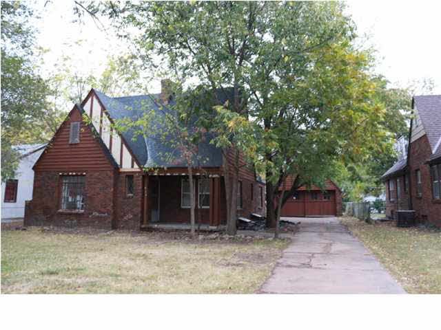 514 S Crestway St, Wichita, KS 67218