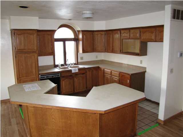3432 S Illinois Ave, Wichita, KS 67217