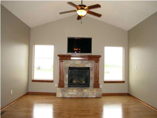 709 Bobtail Ct, Newton, KS 67114