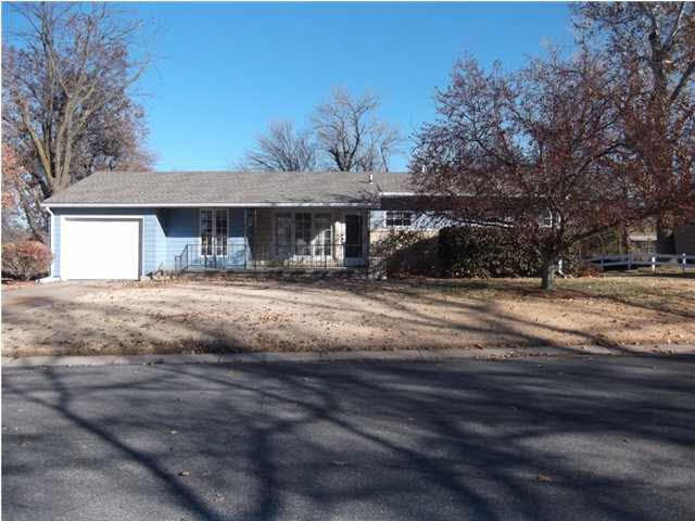 200 SE 9th, Newton, KS 67114