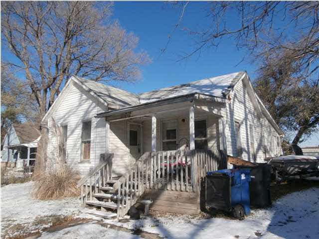 112 Lakeview Dr, Newton, KS 67114