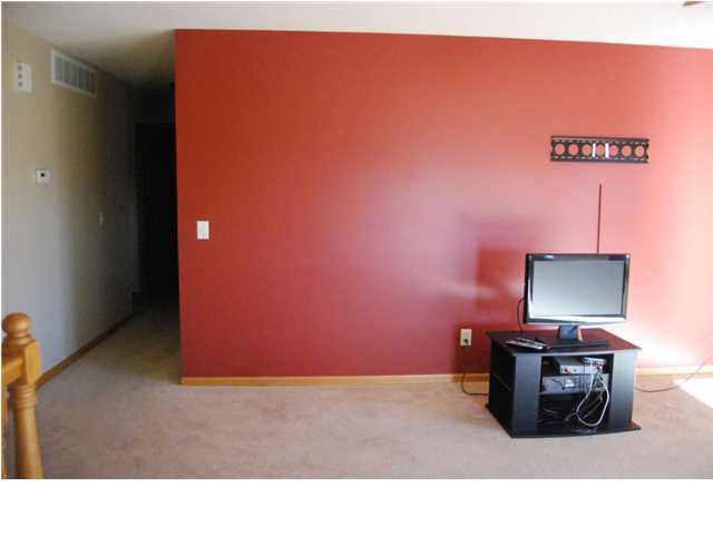 714 Clover Ln, Hesston, KS 67062