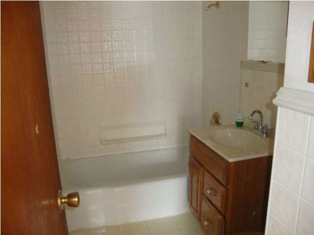7915 E Clay, Wichita, KS 67207