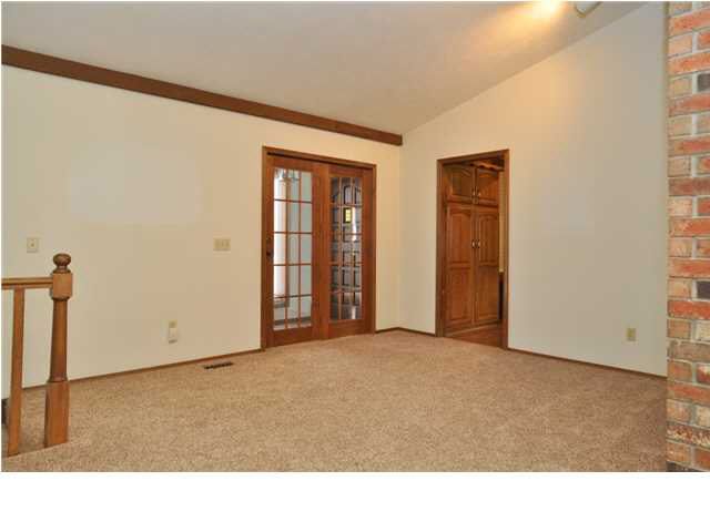 2201 Coliseum Cir, Valley Center, KS 67147
