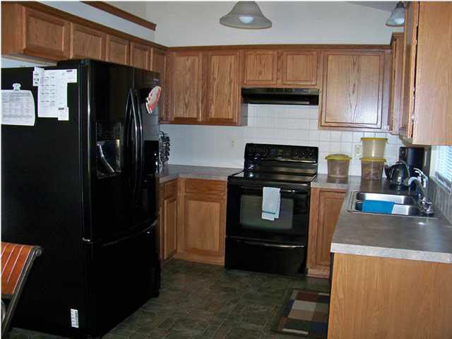 2306 E Glen Hills Dr, Derby, KS 67037