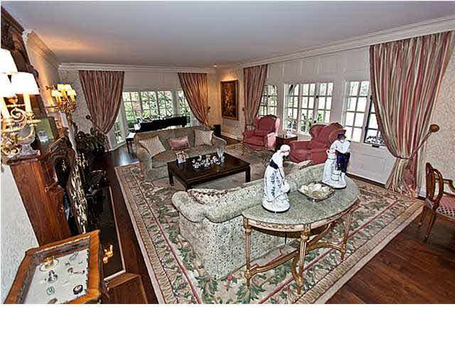 8 N Hampton Rd, Wichita, KS 67206