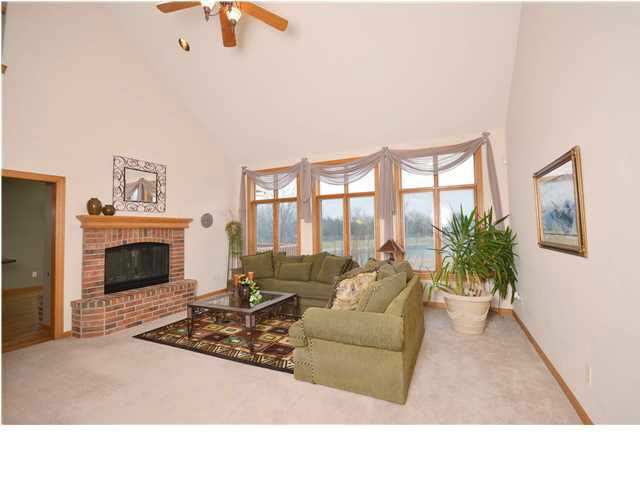 206 N Brownthrush Ln, Wichita, KS 67212