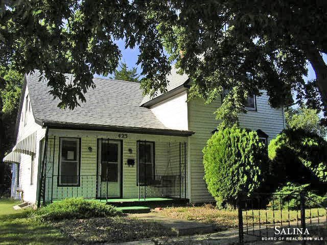 423 E Court St, Beloit, KS 67420