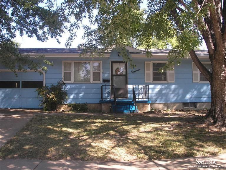 818 Lena Ave, Salina, KS 67401
