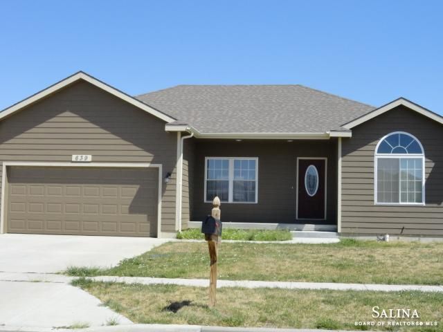 639 Joanie, Salina, KS 67401