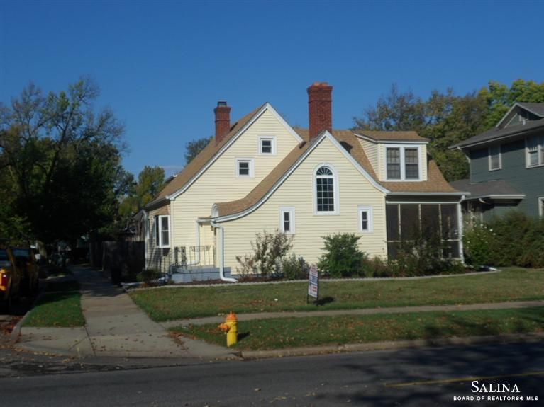 300 W Beloit Ave, Salina, KS 67401