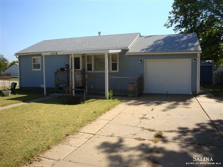 1519 Haven Ave, Salina, KS 67401