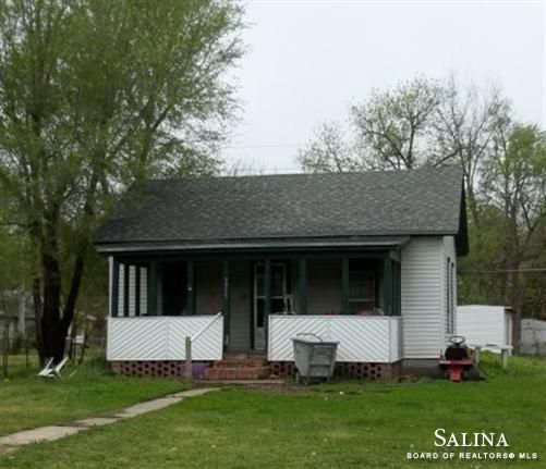 1315 N 4th St, Salina, KS 67401