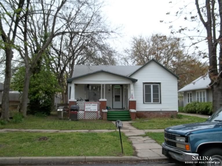 119 E Beloit Ave, Salina, KS 67401