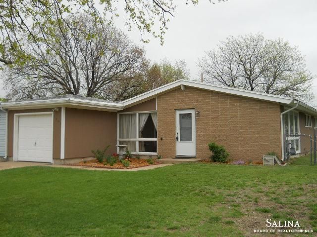 3209 Royal, Salina, KS 67401