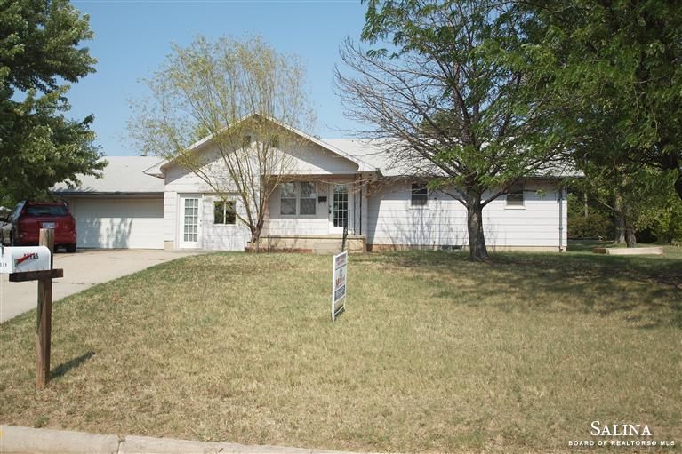 729 N 3rd, Lincoln, KS 67455