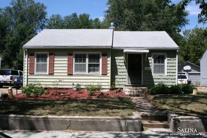 920 S 10 Th St, Salina, KS 67401