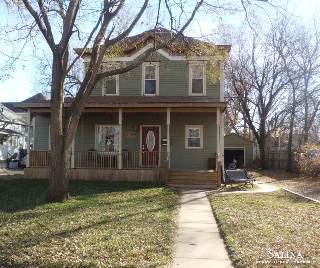 609 W Ash St, Salina, KS 67401