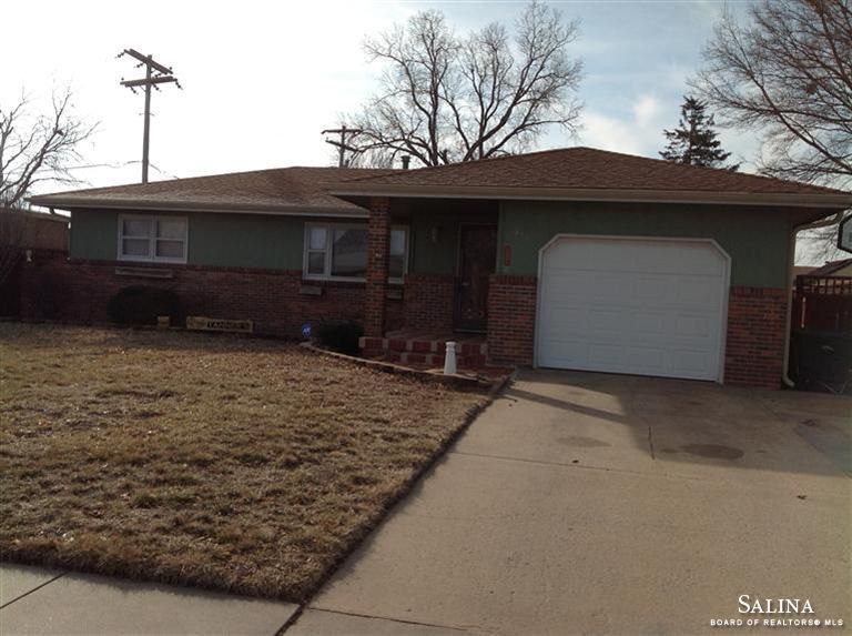 511 Otto Ave, Salina, KS 67401
