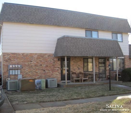 1951 Glendale Rd, Salina, KS 7401