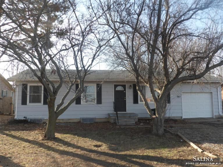 365 E 1st St, Assaria, KS 67416