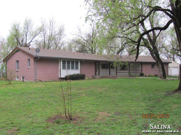 111 E Hope, Hope, KS 67451