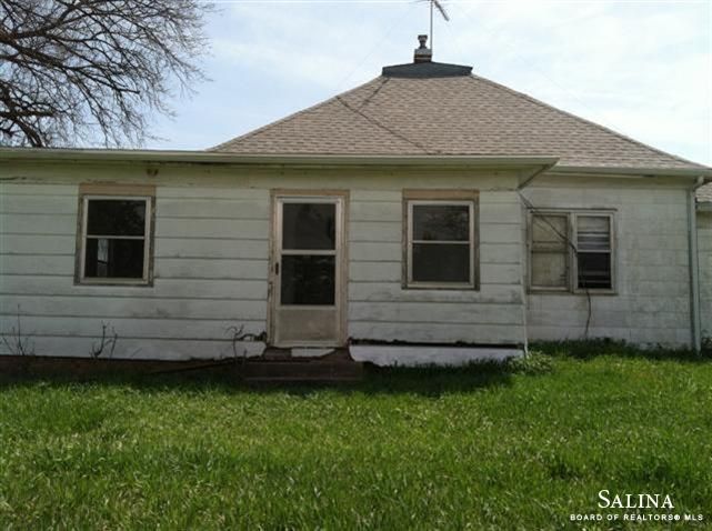 400 S Burma Rd, Salina, KS 67401