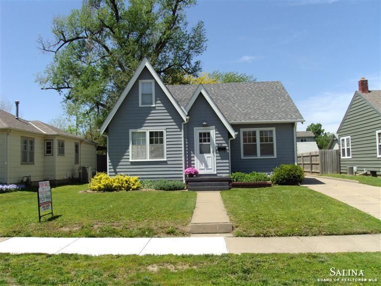 828 S 11th St, Salina, KS 67401