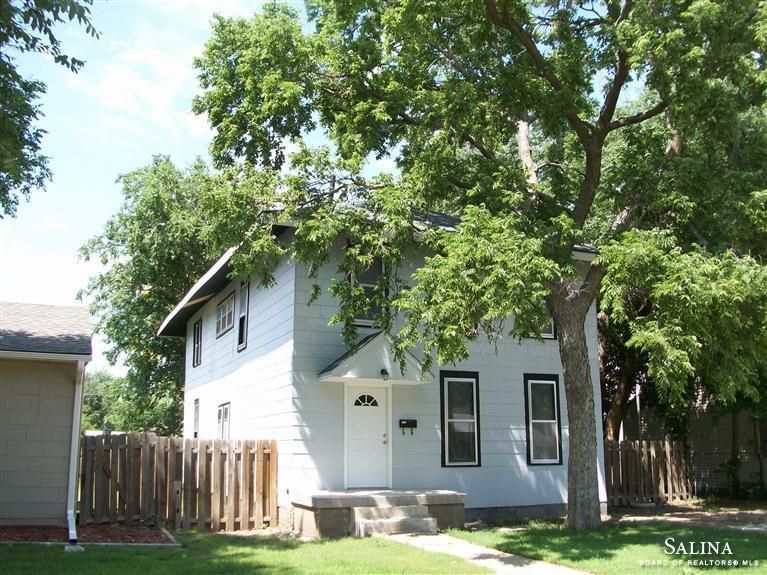 513 Anderson, Salina, KS 67401