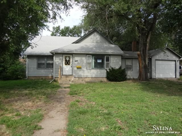 719 Argyle Ave, Minneapolis, KS 67467