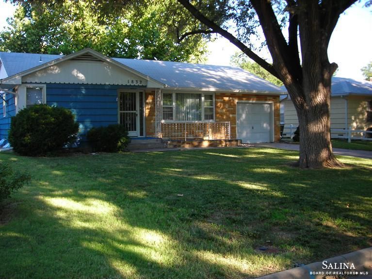 1832 Larson, Salina, KS 67401