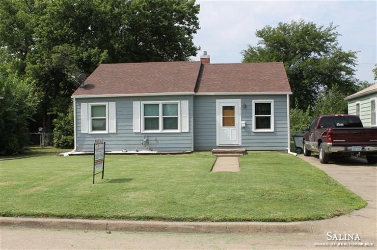 532 S Phillips, Salina, KS 67401