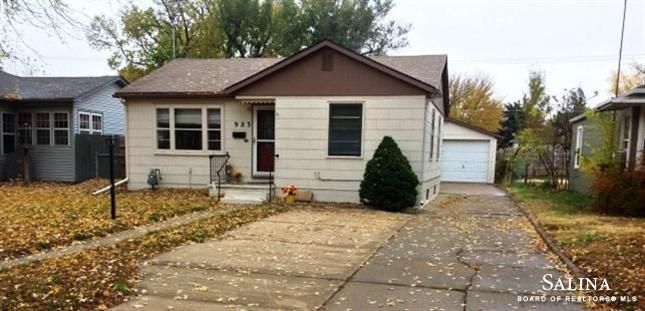 923 Merrill St, Salina, KS 67401-1