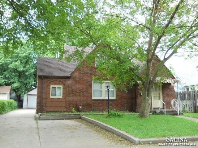 357 W Republic Ave, Salina, KS 67401