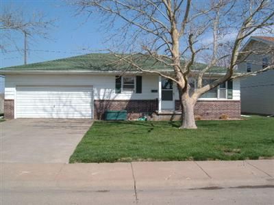 5502 Navajo Rd, Great Bend, KS 67530