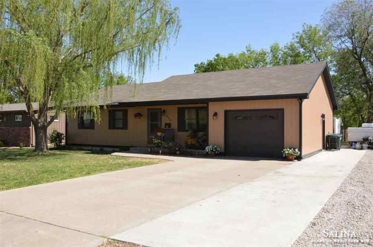 410 E Fourth St, Minneapolis, KS 67467