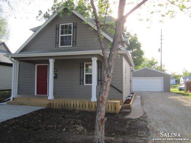 749 S 5th St, Salina, KS 67401