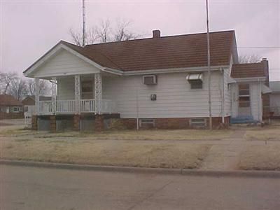 136 S Seitz, Russell, KS 67665