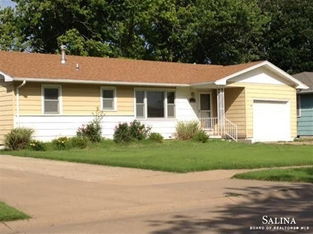 2224 Roach, Salina, KS 67401